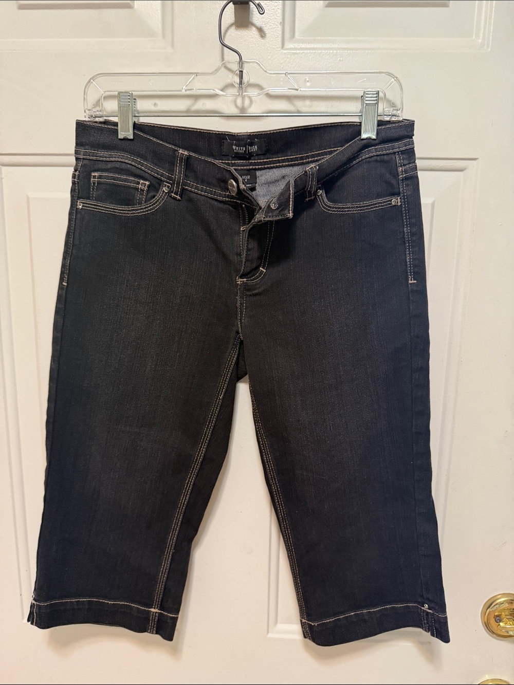 White House Black Market Black Cropped Denim Capris with Contrast Stitching